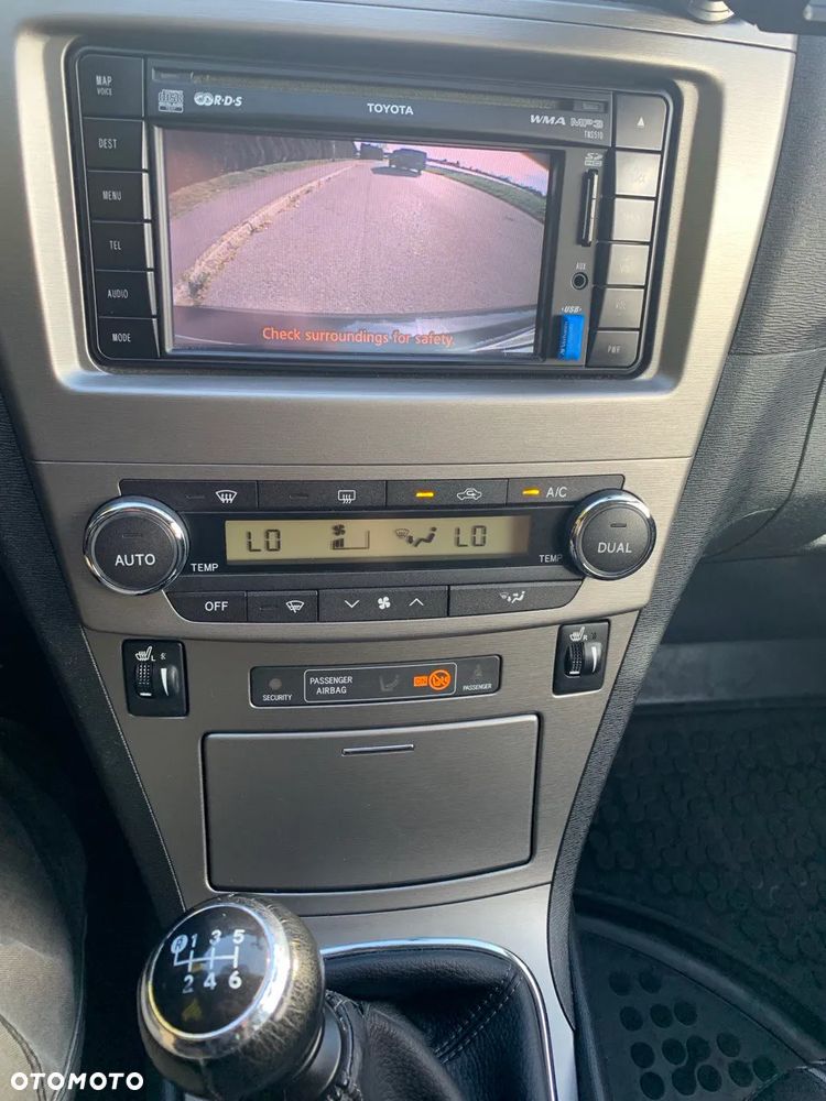 Toyota Avensis 1.8 Active - 10