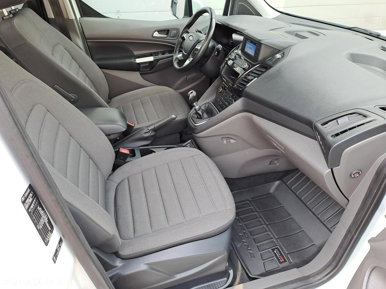 Ford Tourneo Connect Grand - 12