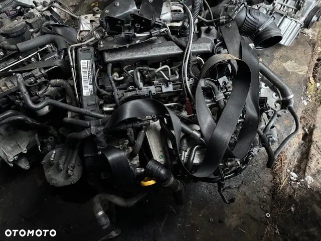 SILNIK GOŁY SŁUPEK CRLB 2.0 TDI VOLKSWAGEN PASSAT B8 GOLF AUDI A3 - 2
