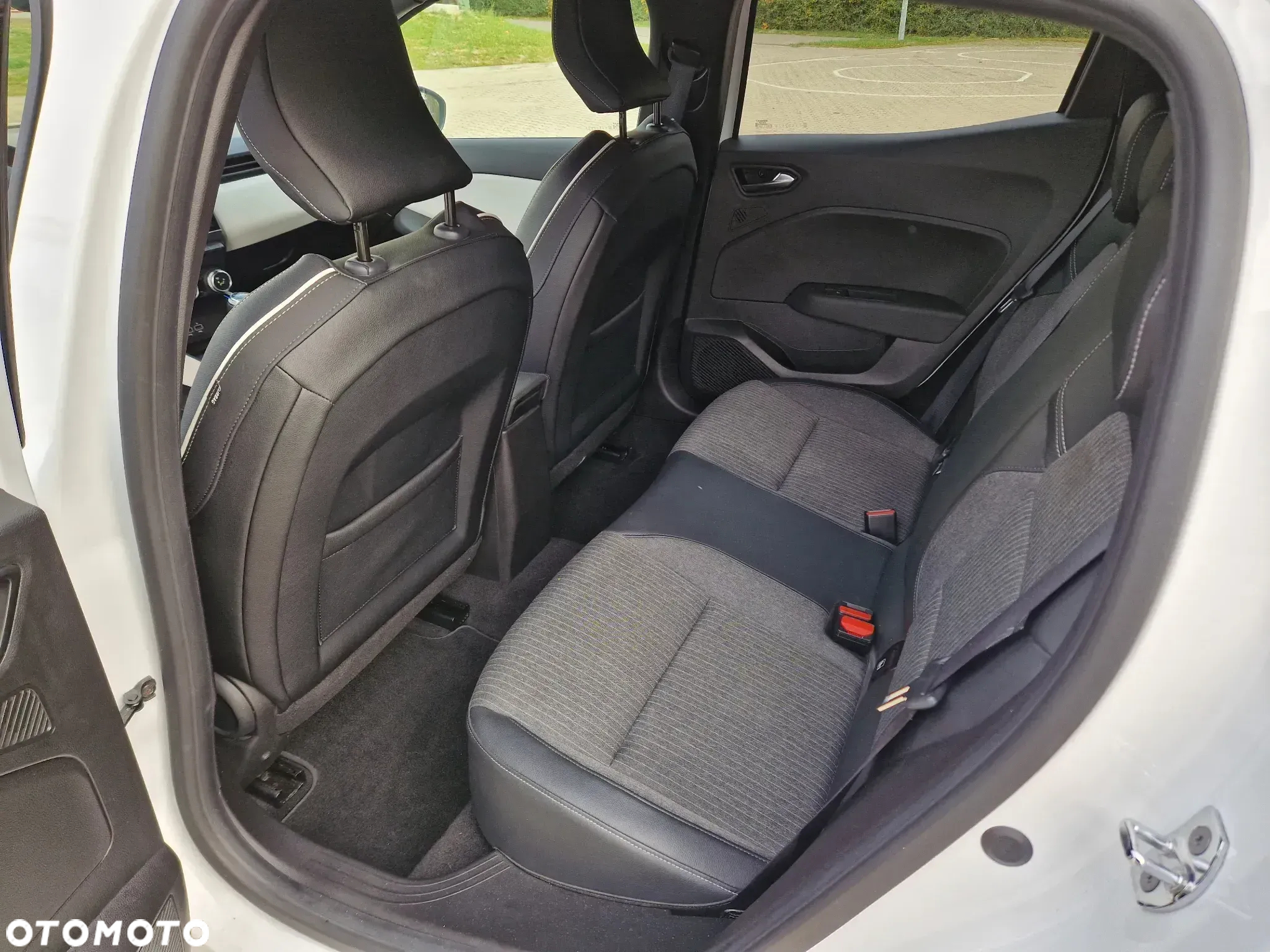 Renault Clio 1.3 TCe Techno - 12