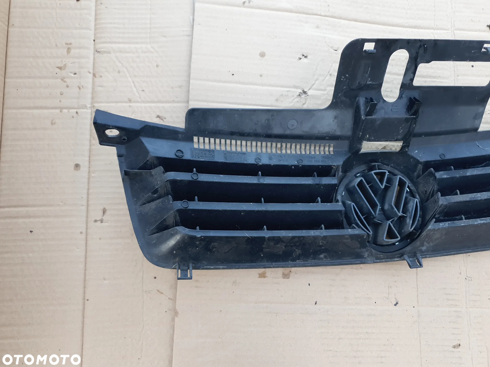 GRILL ATRAPA PRZÓD ORYGINAŁ VOLKSWAGEN POLO 9N - 8