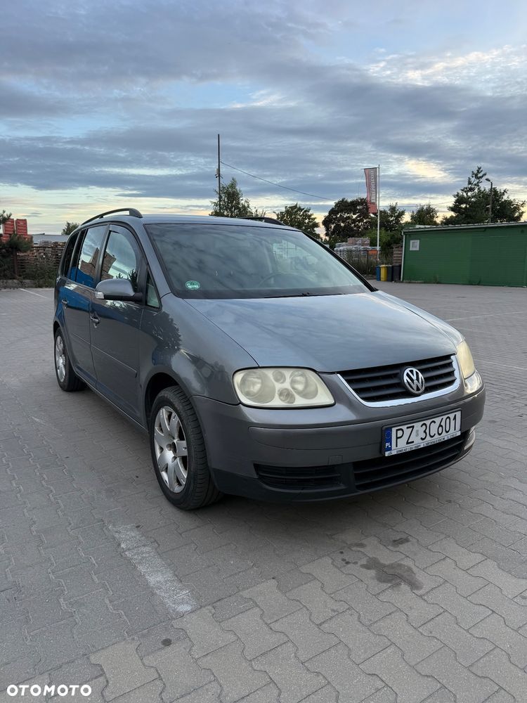 Volkswagen Touran 1.9 TDI Basis DSG - 2