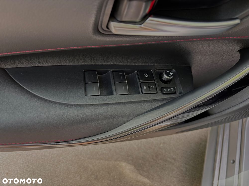 Toyota Corolla 2.0 Hybrid Executive - 22