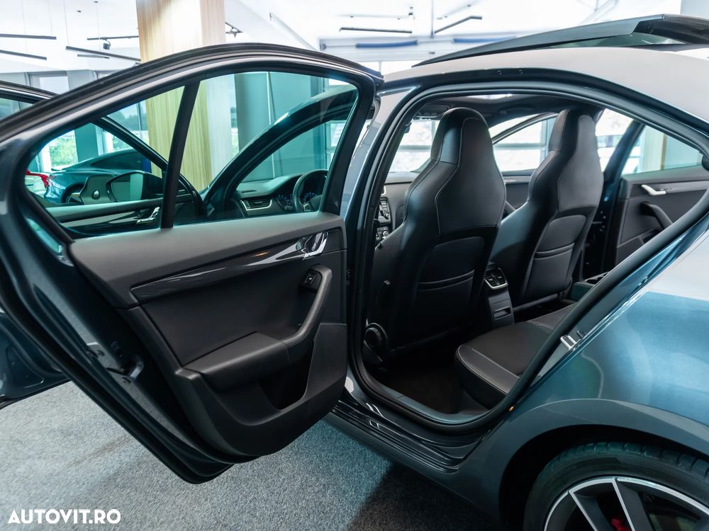 Skoda Octavia 2.0 TDI (Green tec) DSG RS - 19