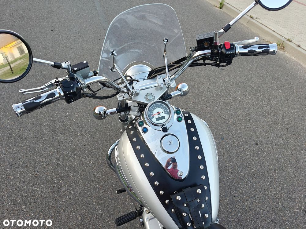 Suzuki Intruder - 21