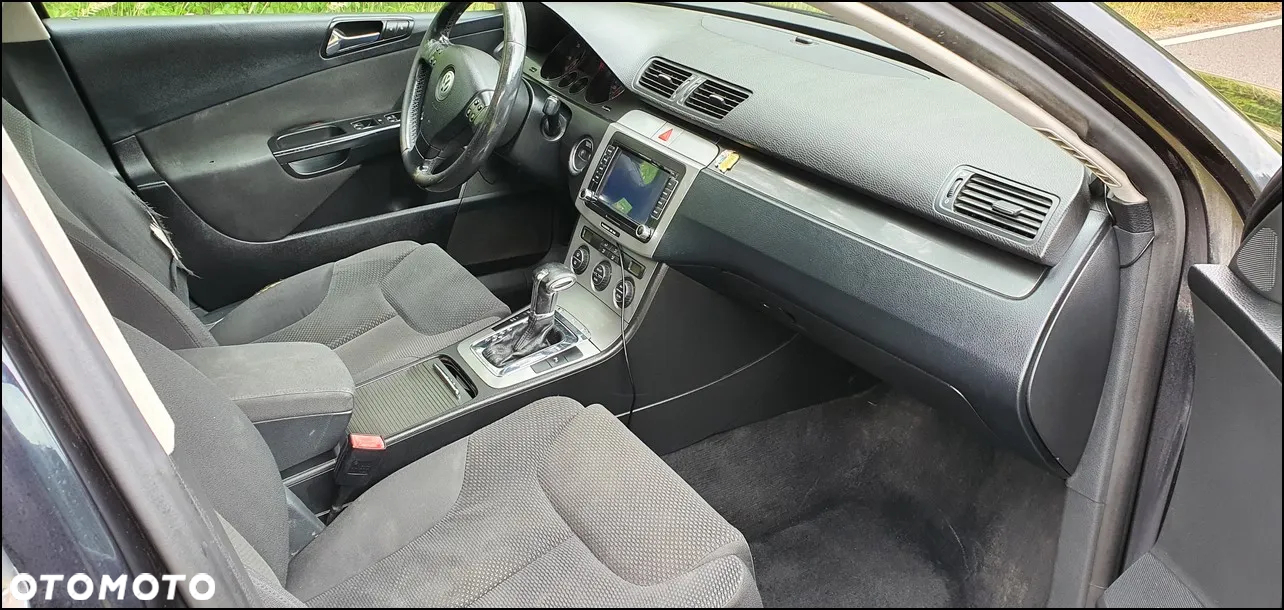 Volkswagen Passat - 11
