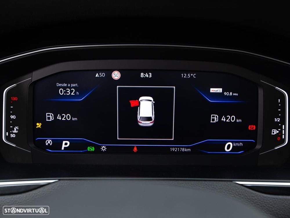 VW Passat Variant 2.0 TDI Business DSG - 21