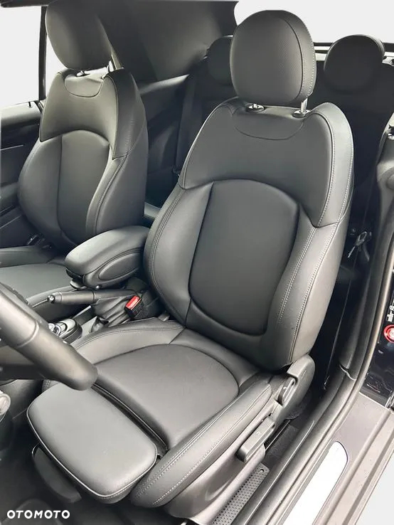 MINI Cooper Classic Trim - 18
