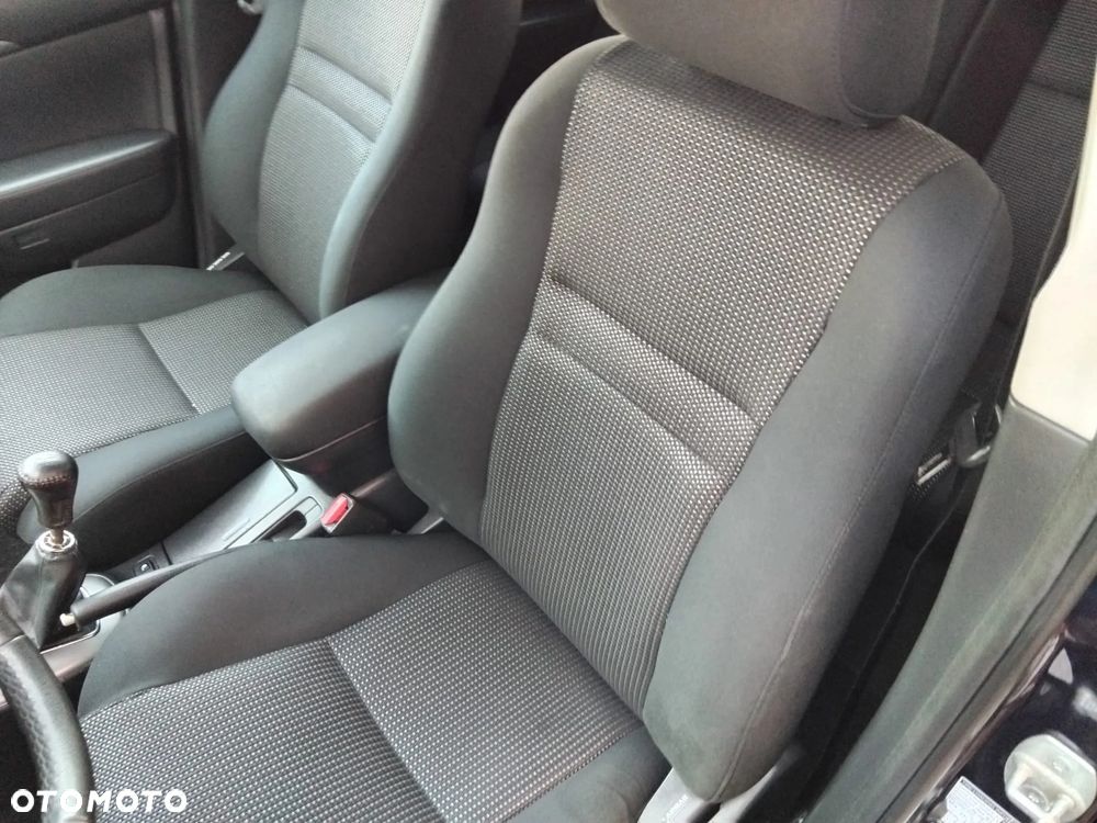 Toyota Avensis 2.0 VVT-i Combi Edition - 11