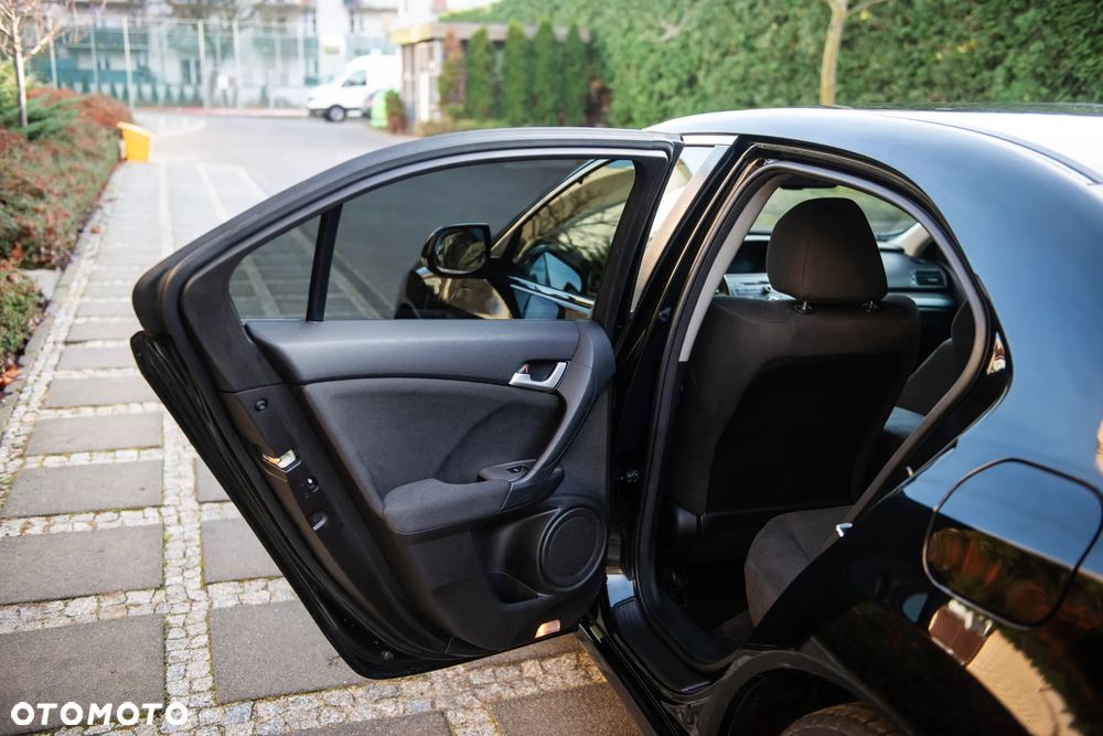 Honda Accord 2.0 Executive - 18