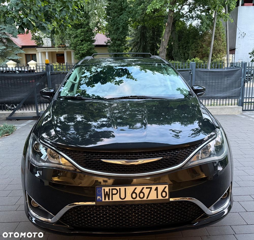 Chrysler Pacifica - 5