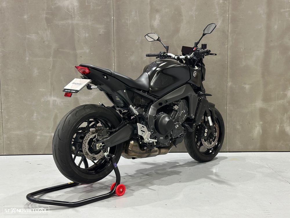 Yamaha MT-09 - 11