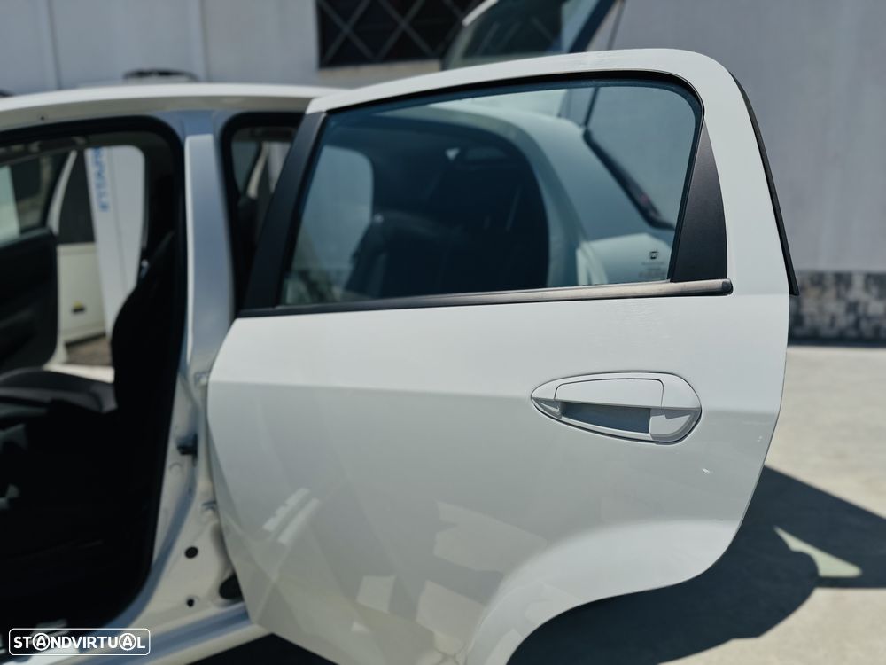 Fiat Punto 1.2 Lounge S&S - 9