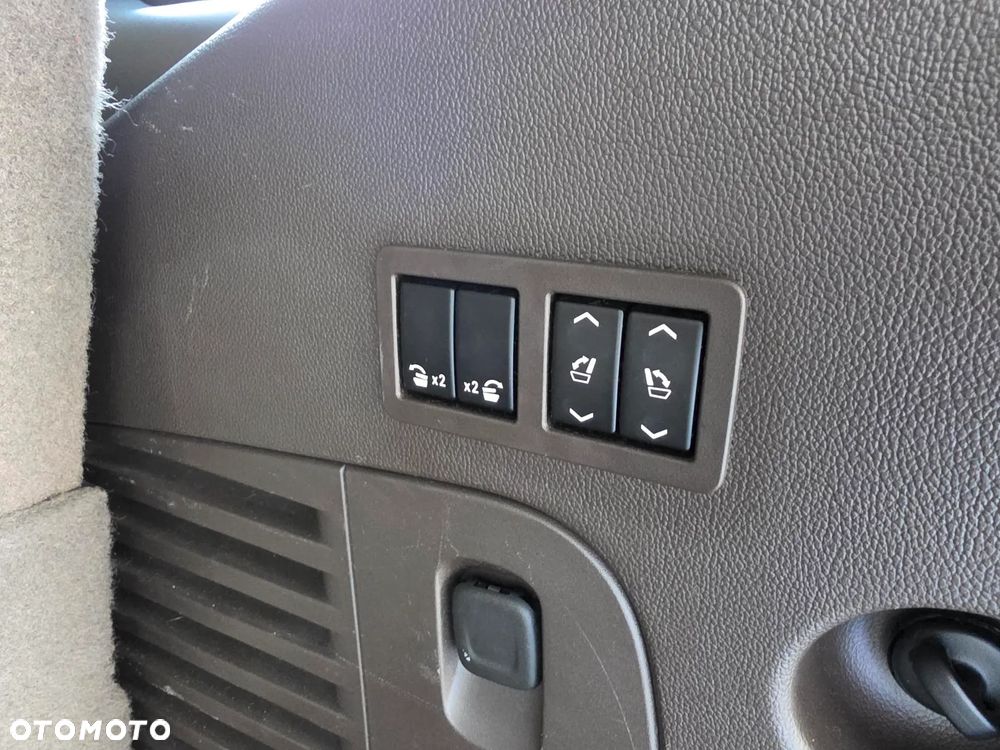 Chevrolet Tahoe - 33