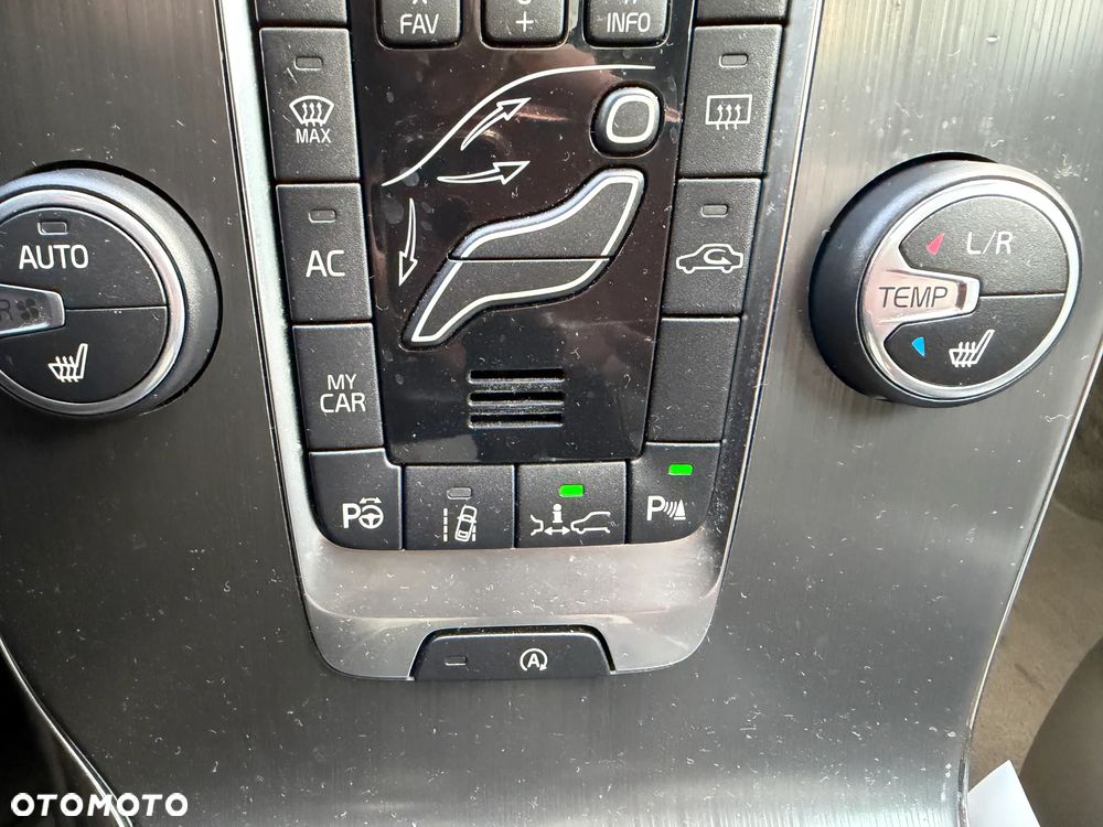 Volvo V40 D2 Inscription - 17