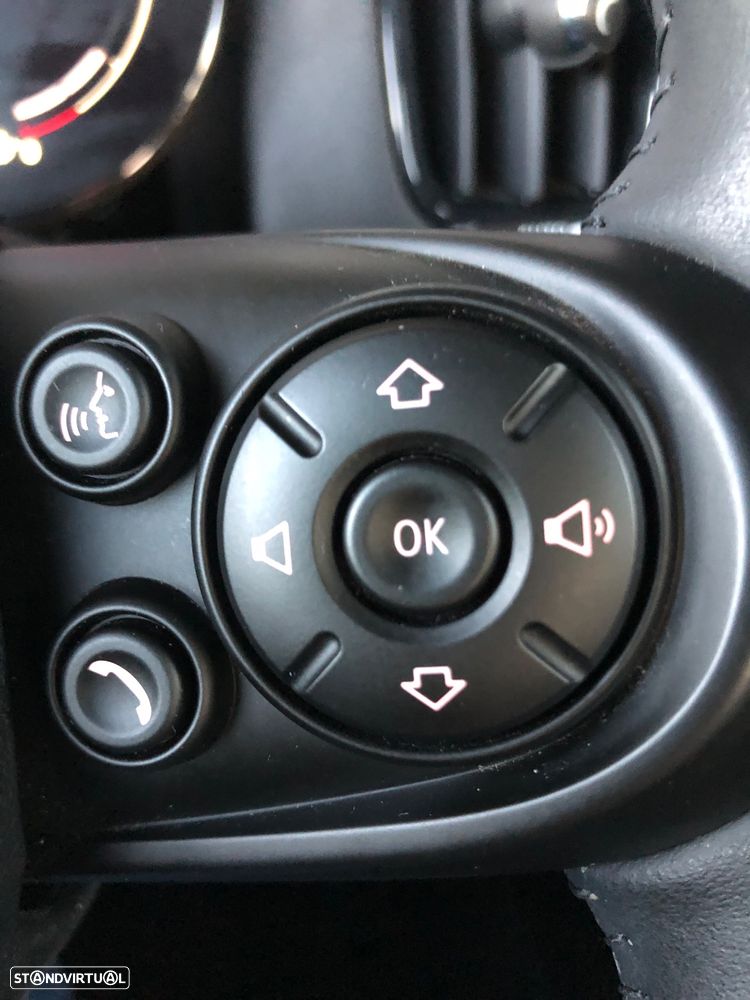 MINI Countryman Cooper SE ALL4 Auto - 37