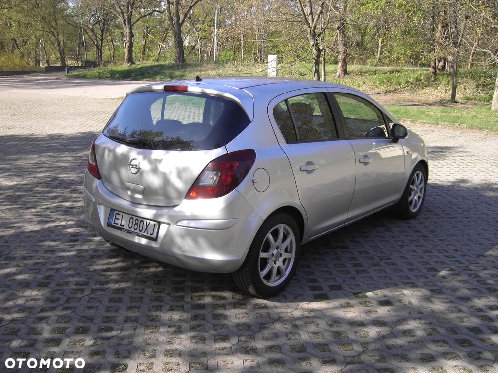 Opel Corsa 1.4 16V EcoFLEX Start-Stop 150 Jahre - 4
