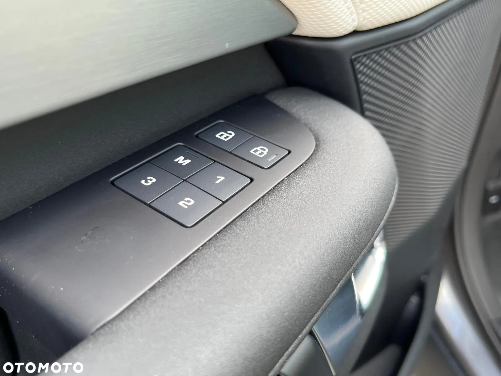 Land Rover Discovery - 14