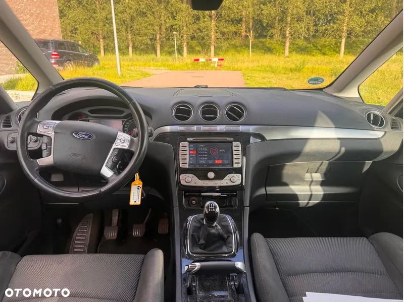 Ford Galaxy 2.0 Ghia - 8