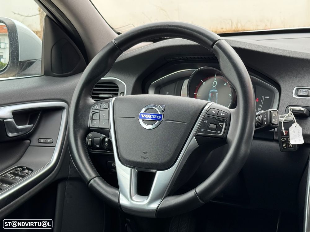 Volvo V60 1.6 D2 Momentum Eco Powershift - 17