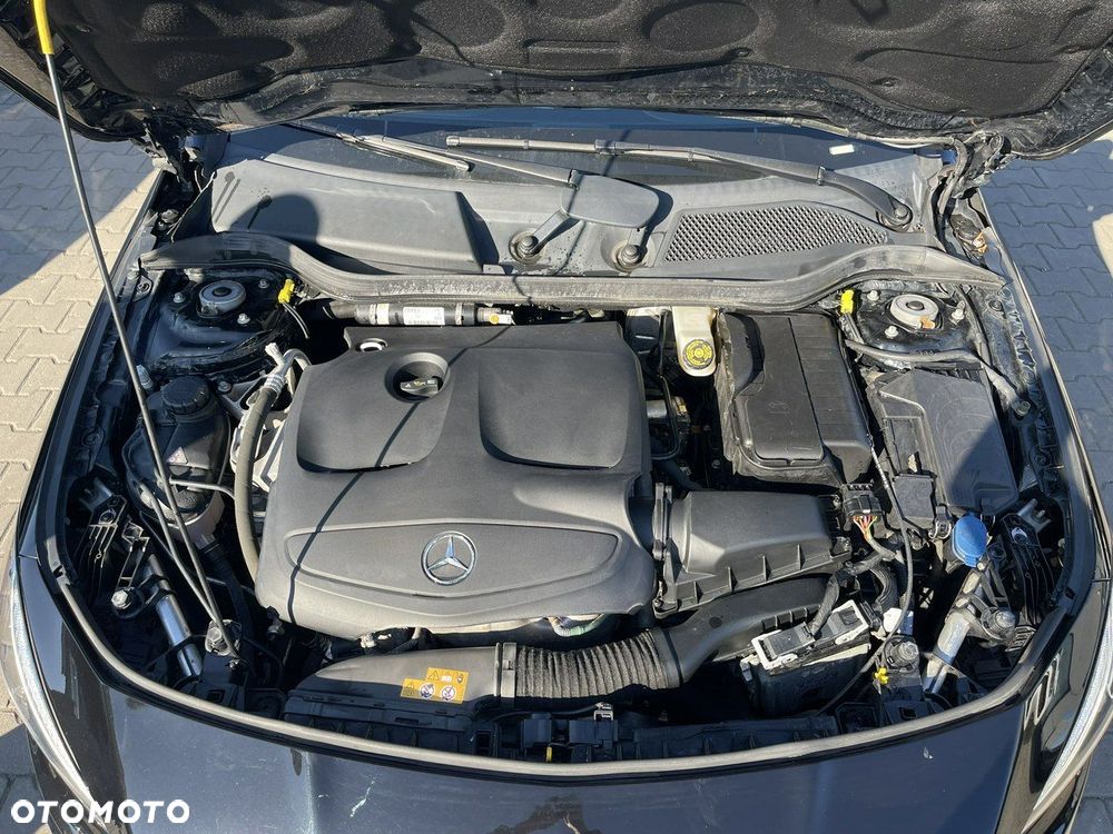 Mercedes-Benz CLA 200 7G-DCT UrbanStyle Edition - 12