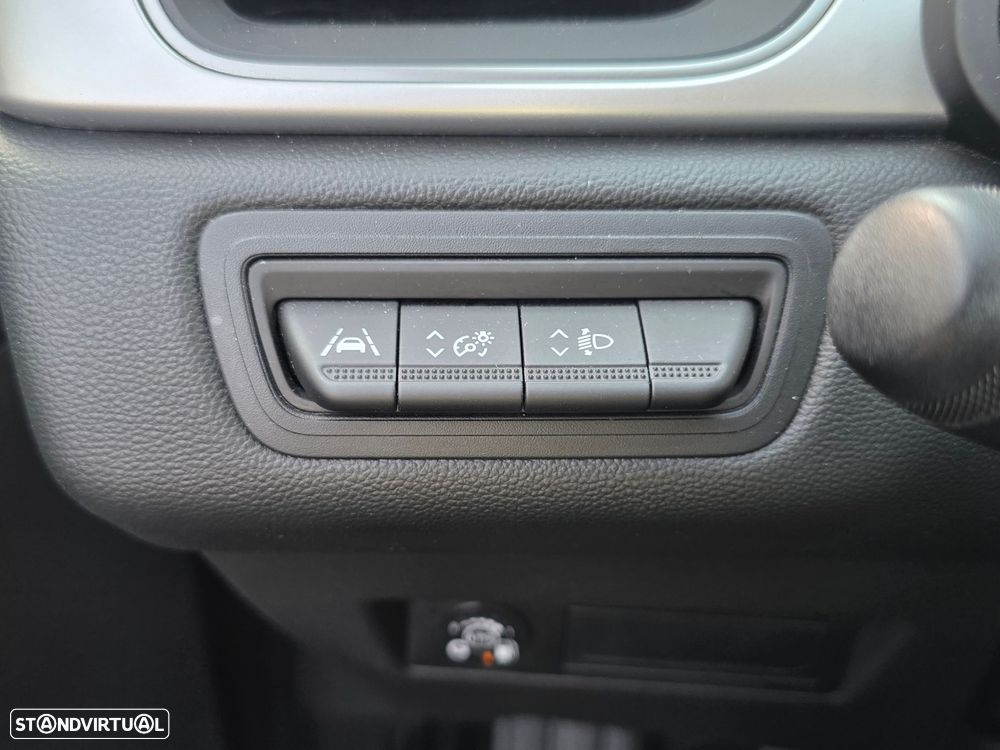 Renault Captur 1.0 TCe Techno Bi-Fuel - 17