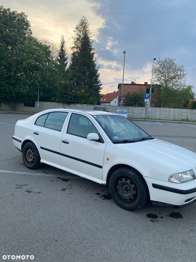 Skoda Octavia 1.6 LX - 2