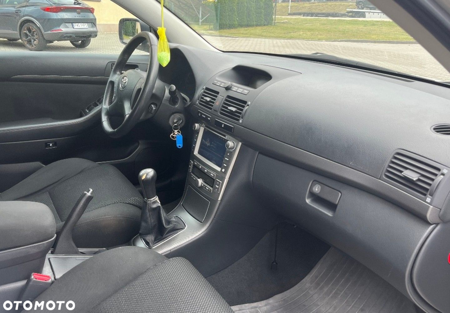 Toyota Avensis - 10