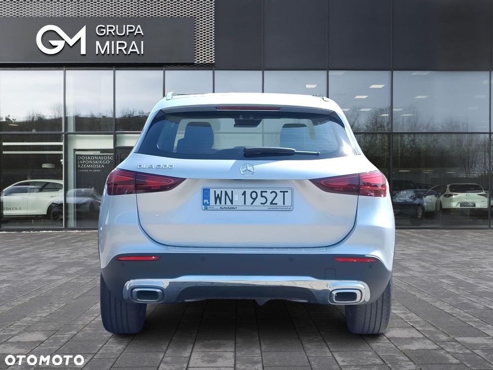 Mercedes-Benz GLA - 4