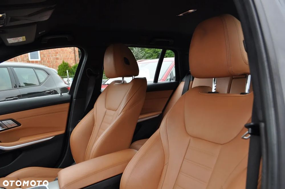 BMW Seria 3 330d Luxury Line sport - 21