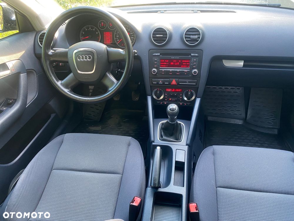 Audi A3 Sportback 1.6 FSI Attraction - 7
