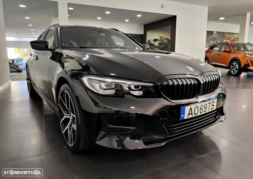 BMW 320 e Line Sport Auto — fotografia 16
