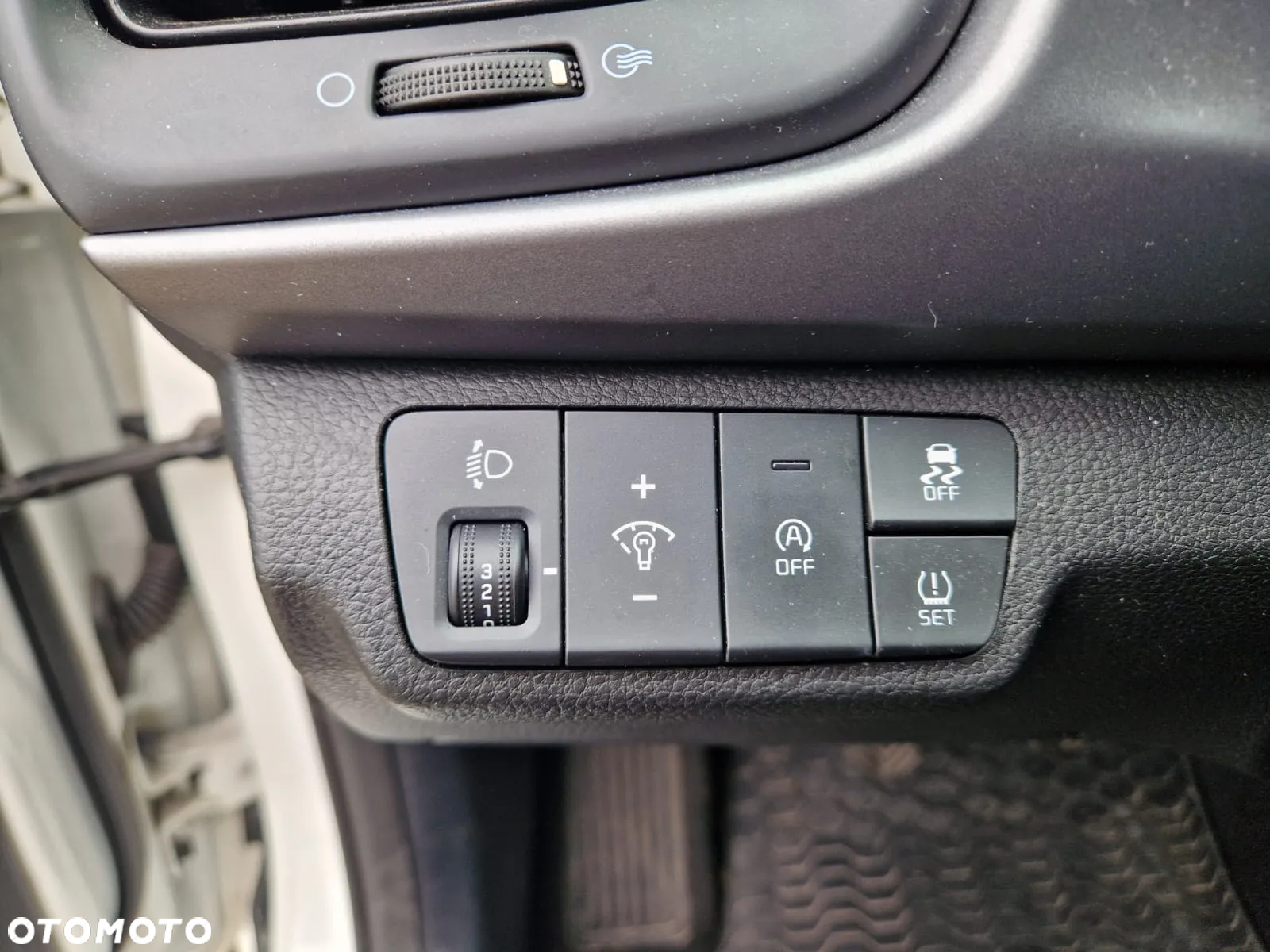 Kia Rio 1.2 M - 17