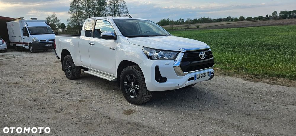 Toyota Hilux - 1
