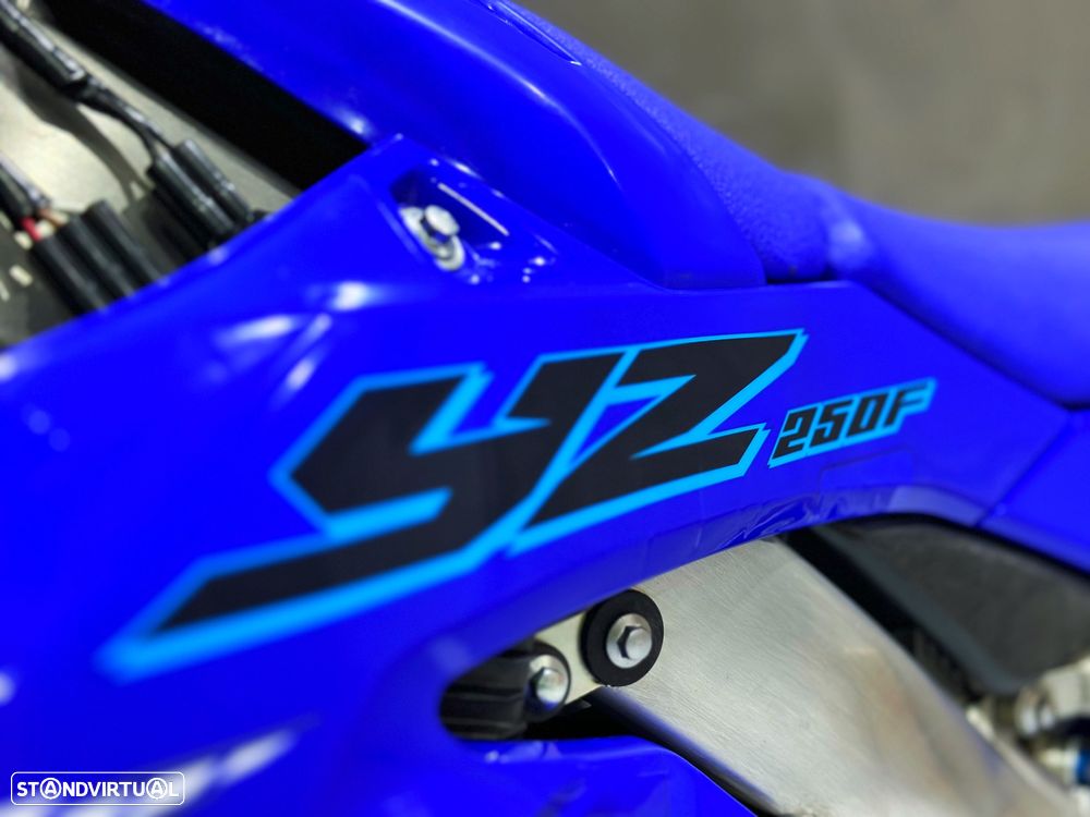 Yamaha YZ F - 11