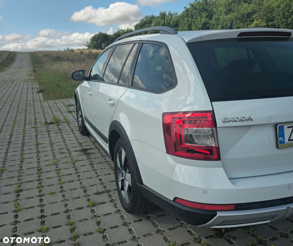 Skoda Octavia Scout 2.0 TDI 4x4 DSG - 5