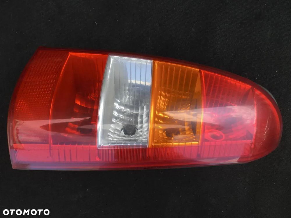 OPEL ASTRA 2 II G KOMBI LAMPA PRAWY TYŁ PRAWA TYLNA 393032 POSIADAM 2 SZT - 1