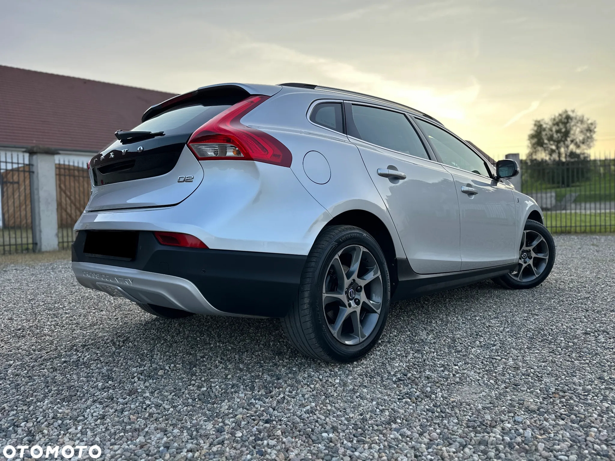 Volvo V40 Cross Country D2 Drive-E Ocean Race - 4