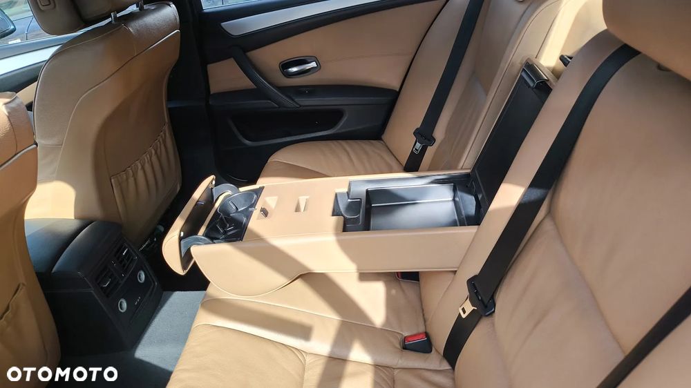 BMW Seria 5 520d - 14