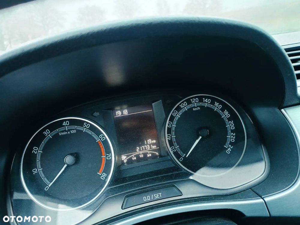 Skoda Fabia 1.0 Ambition - 11