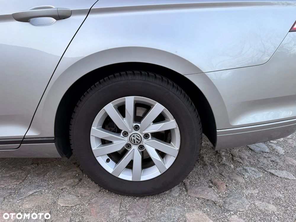 Volkswagen Passat 2.0 TDI BMT Comfortline - 12