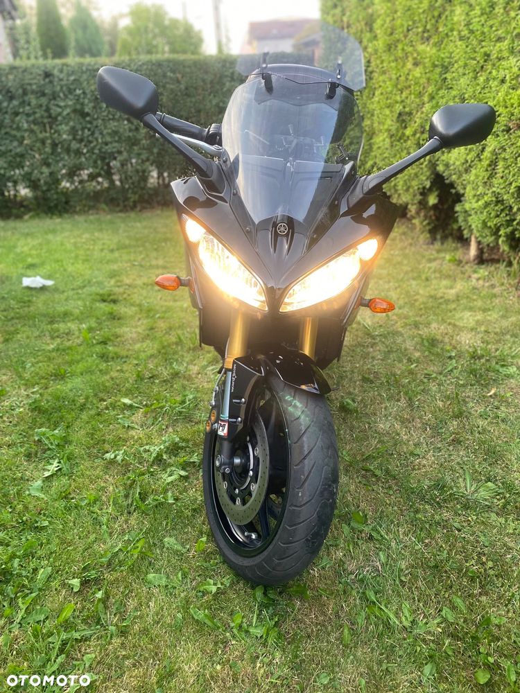 Yamaha FZ8 - 11