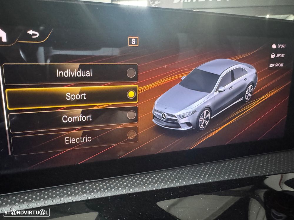 Mercedes-Benz A 250 Limousine e AMG Line - 22