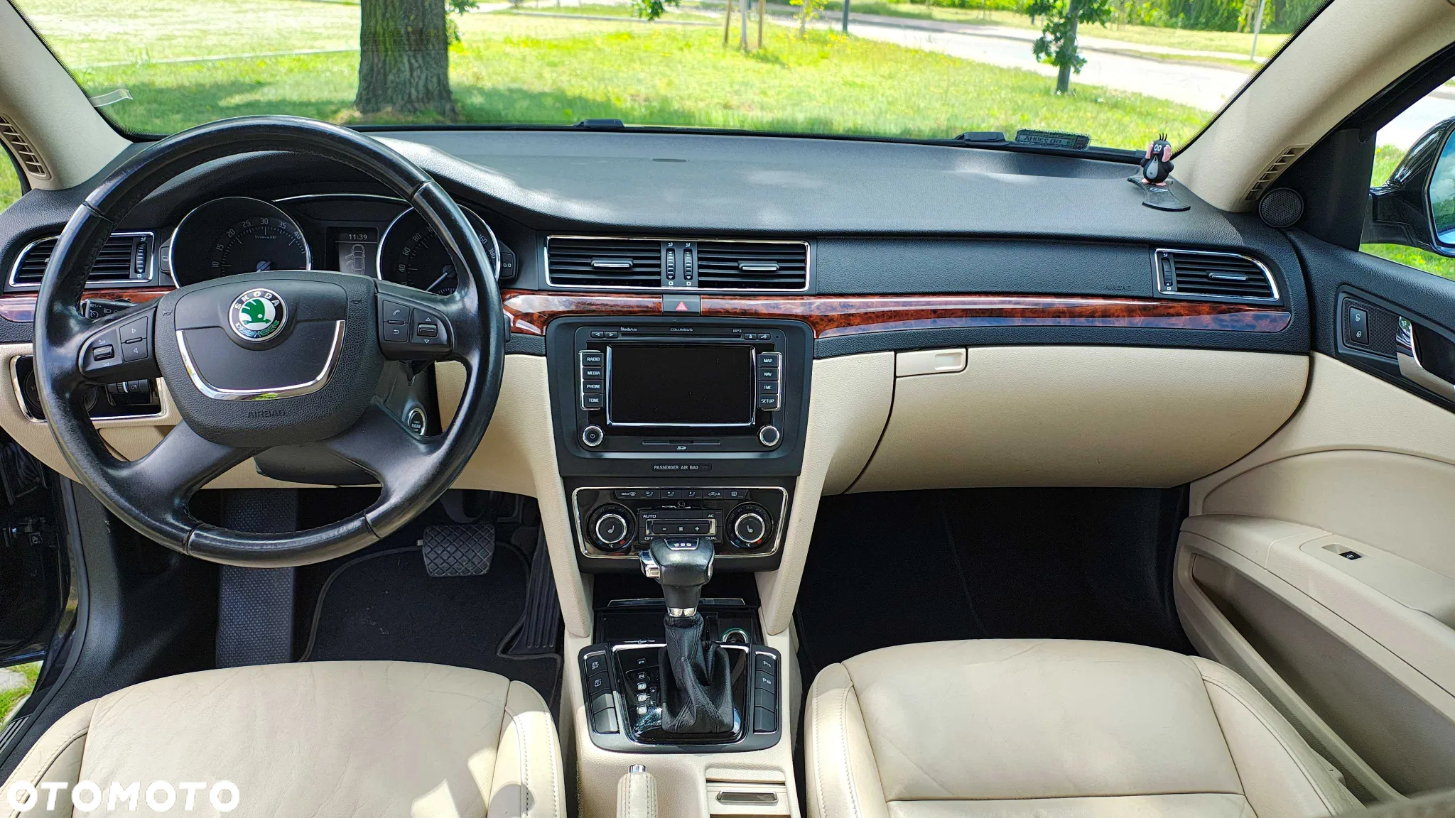 Skoda Superb 2.0 TDI Elegance DSG - 2