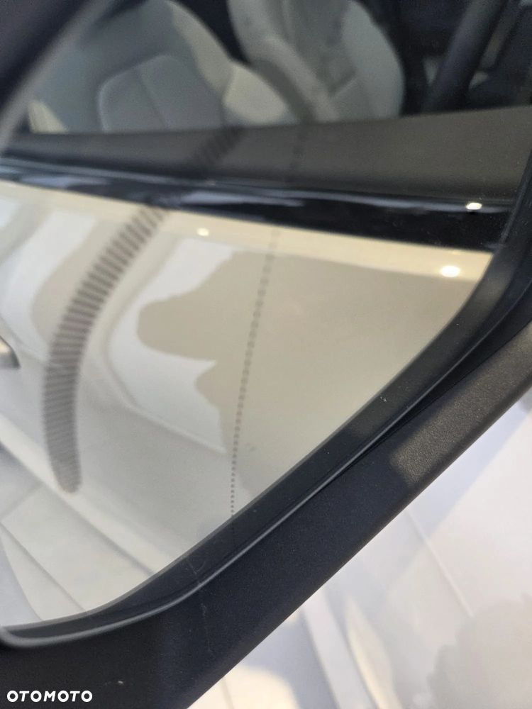 Volvo XC 40 B4 Plus Black Edition - 36