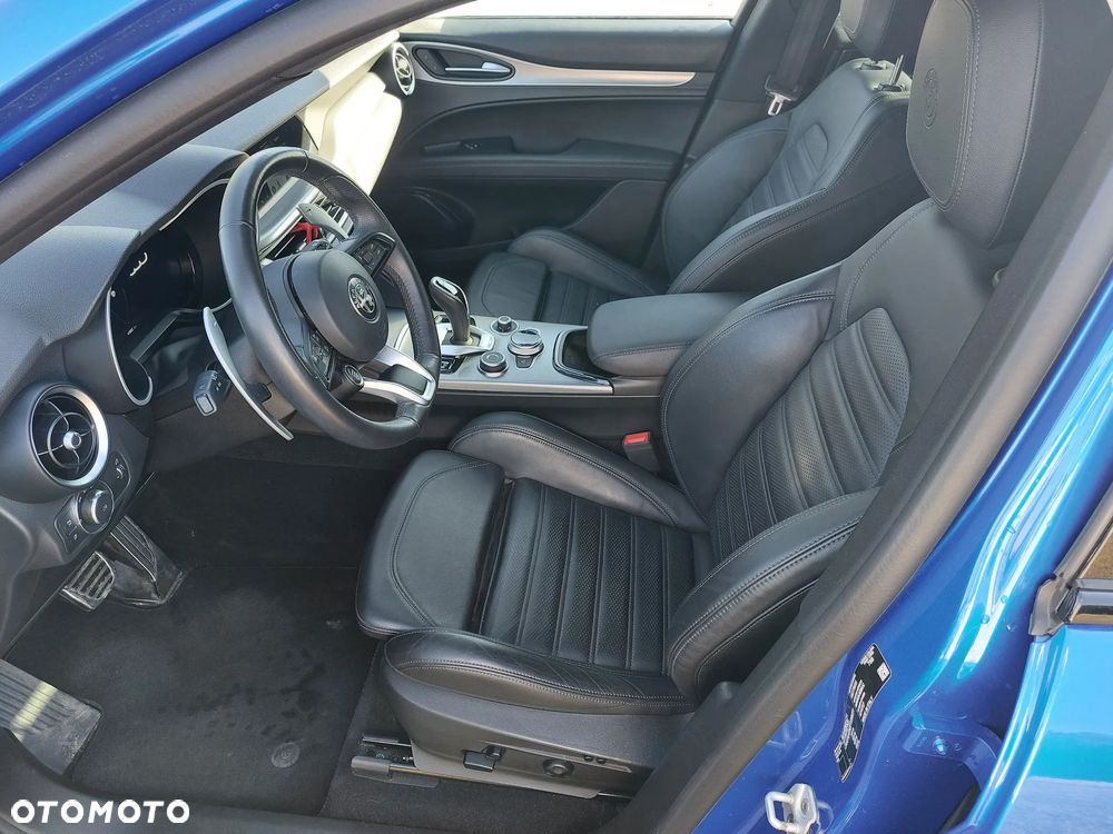 Alfa Romeo Stelvio 2.0 Turbo Veloce Q4 - 12