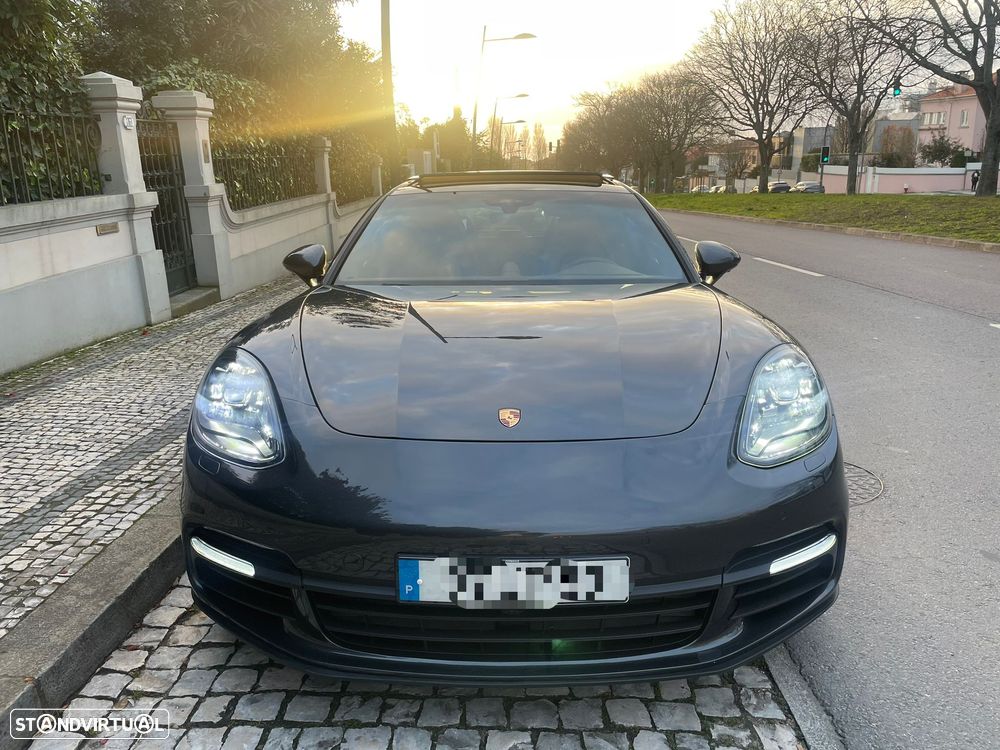 Porsche Panamera Sport Turismo 4 E-Hybrid 10 Years Edition - 10