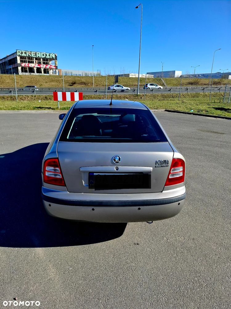 Skoda Octavia 1.6 Tour - 7