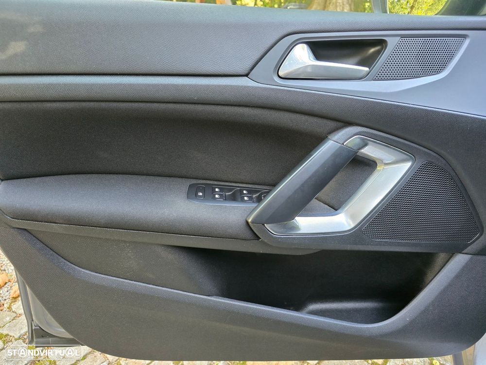 Peugeot 308 1.2 PureTech Style - 20