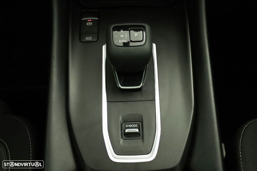 Nissan Qashqai 1.3 DIG-T N-Connecta LED Xtronic - 14